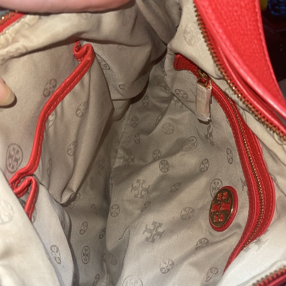 TORY BURCH BEACH AMANDA Orange Pebbled Leather Hobo Crossbody Bag - Picture 5 of 10